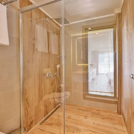 Отель Hilaris Каш